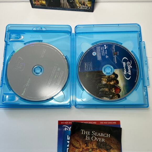 Disney‎ Pirates of Caribbean on Stranger Tides Blu Ray DVD 2 Disc Combo Pre Own - Picture 5 of 8